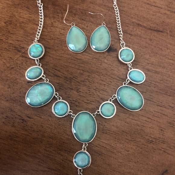 Turquoise Necklace & Earrings Set - Picture 2 of 3